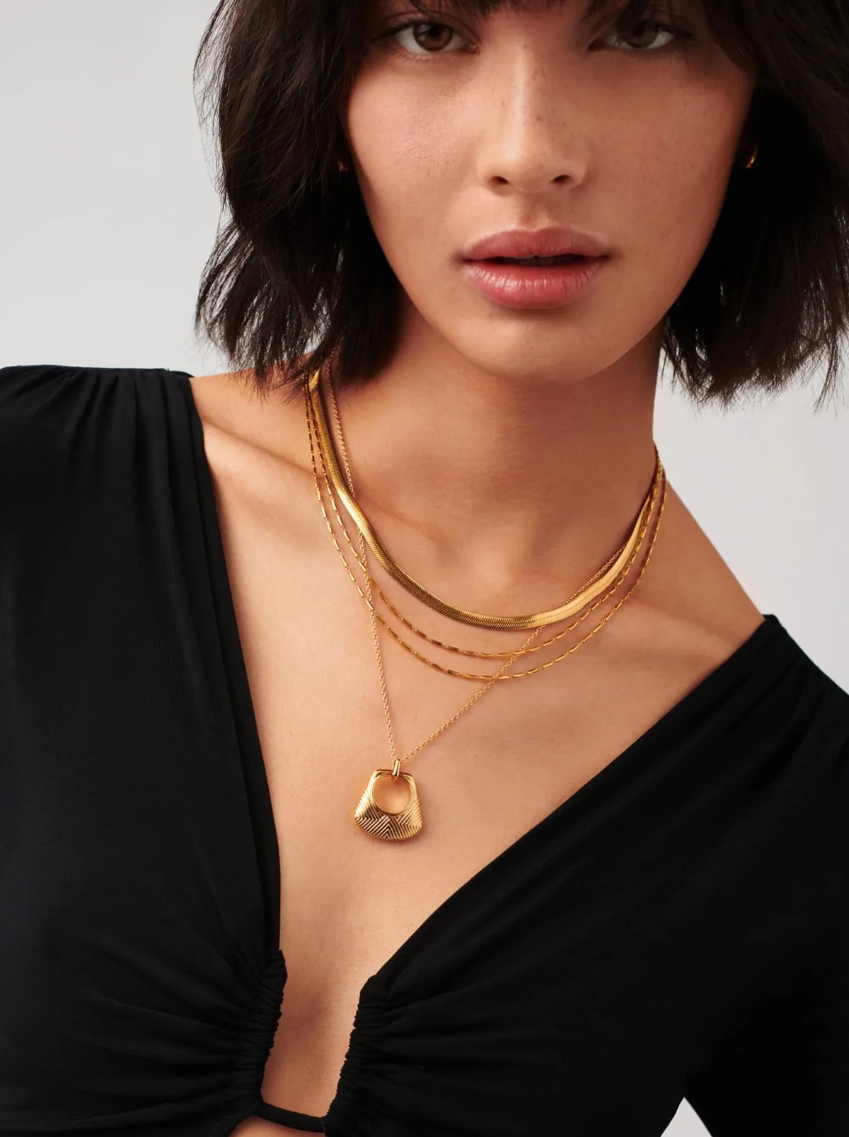 Hera Glozin Pendant Necklace - obrazek 2